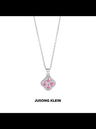Jusong klein 钛钢项链 四叶草项链女轻奢小众锆石气质花朵锁骨链#四叶草项链 #钛钢项链 #轻奢配饰 #时尚珠宝 #气质项链