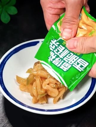 麻油裹脆榨菜,一口鲜到饭扫光,佐餐超下饭! #备得福麻油榨菜 #下饭菜 #太香了 #今天吃什么 #榨菜