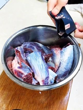 这个潮汕卤汁真的太棒了,随便放点自己爱吃的肉卤一下,都特别入味,感兴趣的朋友快试试吧#湖汕卤汁 #妈呀太好吃了