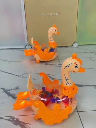 漂亮天鹅嘎嘎嘎~会唱儿歌会叫爸妈,自动拐弯扇动翅膀,梦幻天鹅 引导宝宝学爬行、学走路,学叫爸妈,值得推荐#天鹅玩具 #齿轮天鹅玩具 #0到3岁儿童玩具推荐 #小鸭子玩具 #儿童玩具
