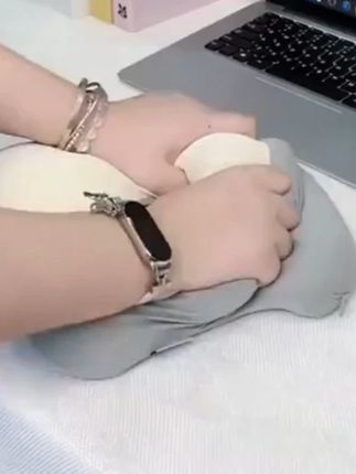 知梦人午睡枕成人办公室午睡神器工位午休趴桌子睡觉趴睡枕头趴枕#枕头推荐 #午休枕 #抱枕 #枕头 #办公室睡觉趴枕神器