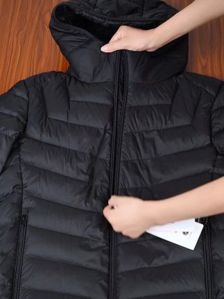 早晚接送孩子怕冻着,穿件羽绒服就很省心 #反季羽绒服#男士穿搭#保暖舒适#宽松有范