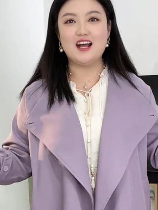 穿腻了黑白灰??这个秋天试试紫色风衣吧~ #高级感穿搭 #风衣 #显瘦穿搭 #初秋穿搭 #外套