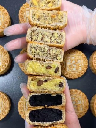 #中秋月饼开吃啦 #新式过秋上点心 #全国地域特色月饼图鉴 #用中式糕点提前解锁中秋氛围 五种口味都很好吃