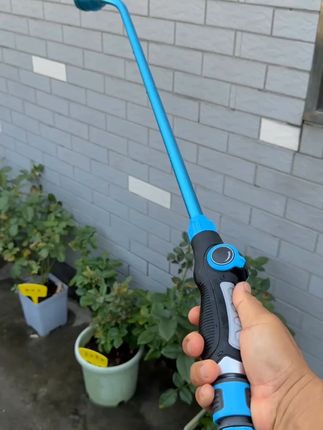 谢冰燃园艺浇花神器短长杆水枪园林菜地浇水水管育苗喷头浇菜花洒 谢冰燃园艺浇花神器短长杆水枪园林菜地浇水水管育苗喷头浇菜花洒#爱生活爱养花 #在小小的花园里 #花卉绿植 #种植小技巧 #园艺生活