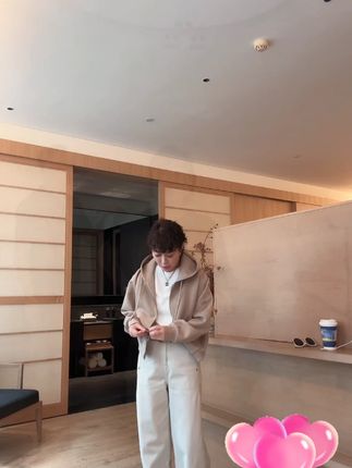 水木夫妻“香草奶杏”明线立裁 高品质弧形弯刀裤百搭香蕉裤! #热点 #热点60秒 #热点助手 #抖音创作者大会 #舌尖上的抖音