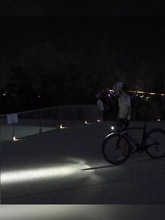 西骑者高亮骑行前灯 照亮你的夜骑路#西骑者高亮骑行前灯 #骑行前灯 #长续航照明灯 #山地车前灯 #前灯