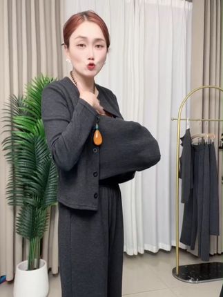 秋季新款气质显瘦山本风休闲风禅意韩系风连衣裙裤时尚三件套装 ##显瘦穿搭 #品质女装 #显瘦遮肉 #通勤搭配 #春夏新款