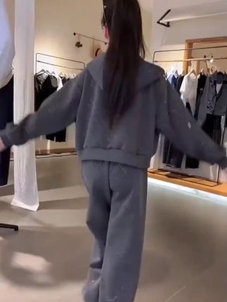 #我要上热门 #高品质童装 #秋季穿搭 #时尚休闲套装 #生女儿就要这样穿