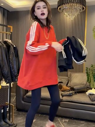 #卫衣 #谁穿谁好看系列 #显瘦穿搭 #女装 #休闲减龄穿搭
