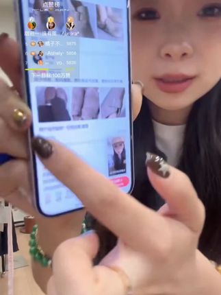 勃肯包头拖鞋女外穿2025早秋新款软底增高一脚蹬懒人半拖博肯 勃肯包头拖鞋女外穿2025早秋新款软底增高一脚蹬懒人半拖博肯女+穿碎花裤、咖色格子裤超好看,速来围观!