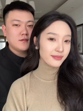 oushipei欧诗佩铜合金仿珍珠耳饰网红复古赫本风棉花珍珠耳钉_0709_1 #好物种草