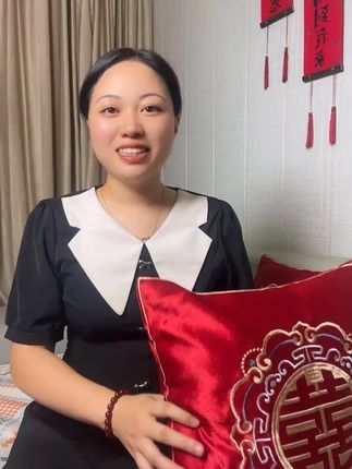 结婚中国风刺绣红喜字抱枕坐垫跪垫一对婚礼装饰靠枕婚房布置靠垫#婚礼装饰 #中国风抱枕 #婚房布置 #喜字靠垫 #结婚用品