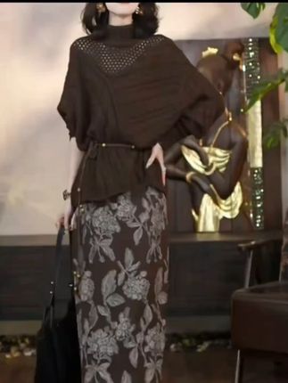 时尚洋气休闲风裙套装女2025秋季新款纯色镂空长袖针织衫+半 时尚洋气休闲风裙套装女2025秋季新款纯色镂空长袖针织衫+半身裙#谁穿谁好看 #穿出高级感 #时尚 #轻奢女装 #精致优雅