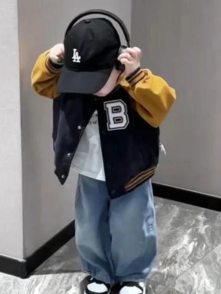秋天必须有棒球服的一席之地,介个美式棒球服我太爱了! #棒球服穿搭 #萌娃穿搭 #ootd穿搭 #男童穿搭分享 #潮流穿搭