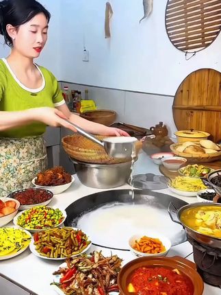 你可要记住了,这样做的牛肉汤,汤鲜味美,营养又好喝#美食教程 #萝卜炖羊肉 #牛羊肉汤料包 #炖汤