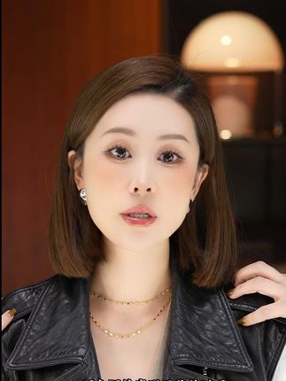 #精致饰品高级感 #耳环高级感小众 #时尚单品 #搭配技巧 铜合金耳饰 不规则小众光面冷淡风2025年新爆款设计感耳钉女1888