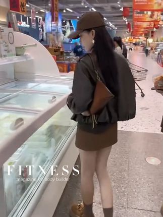 #张予曦毕雯珺真拍了红裙抱  #深情眼  #张予曦  #毕雯珺