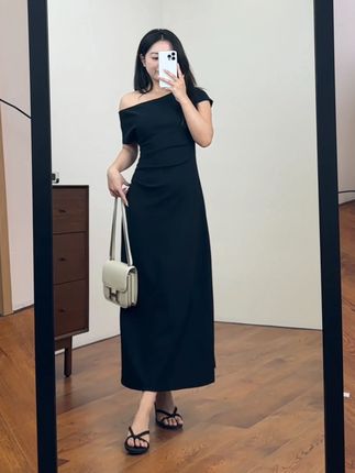 选对版型 穿裙子易如反掌!#显瘦穿搭 #连衣裙 #穿出高级感 #今天穿什么 #梨形身材穿搭