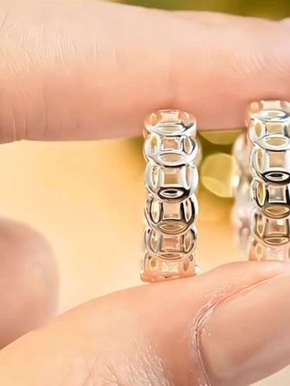 999银【钱多多耳环】简约百搭古钱币型小众设计感耳扣 钱多多耳环古钱币型小众设计感耳扣  #银耳环#银耳扣#  钱币纹耳环#旗袍耳饰     #银耳环银耳扣#  钱币纹耳环旗袍耳饰