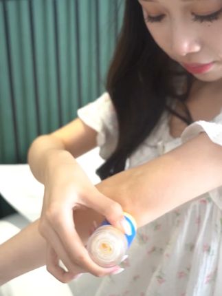 滋润保湿倍护膏,哪里干燥涂哪里,像手啊,脚啊,胳膊肘关节处都可以涂,涂完润润的,帮你改善皮肤干裂~#滋润保湿 #亲测分享 #优选好物 #脚后跟干裂