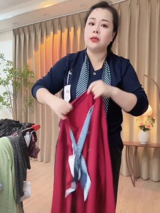 韩版休闲百搭女士条纹丝巾长袖针织衫修身显瘦 2025秋季新款休闲百搭显瘦时尚简约条纹丝巾长袖针织衫女#大码女装 #针织衫 #每日穿搭推荐 #显瘦穿搭 #秋季穿搭