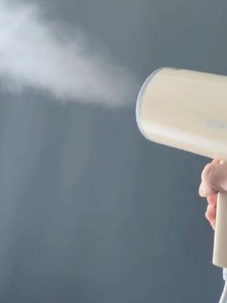 奥克斯便携挂烫机,家用旅行宿舍熨衣神器! #旅行熨衣神器 #蒸汽挂烫机 #便携式熨烫 #便携式熨烫机 #旅行必备