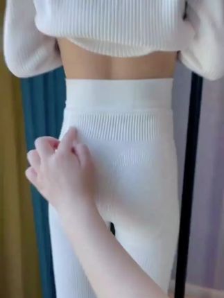秋天小公主必备的打底裤来了 阳光棉的可太舒服了! 高品质,不起球不勾丝 搭配女儿的小裙子百搭又洋气!#儿童打底裤#不起球不勾丝#面料柔软舒适#儿童打底袜