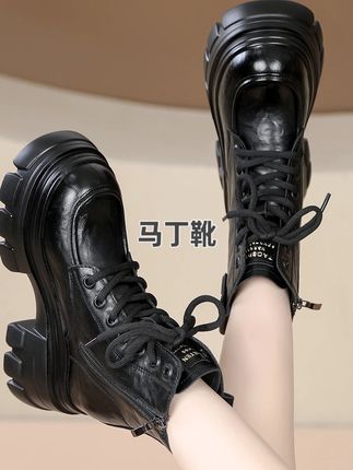 秋季内增高马丁靴女2025年新款厚底小个子时尚英伦风高跟短靴靴子#百搭鞋子 #增高鞋 #马丁靴 #高跟短靴 #穿出高级感