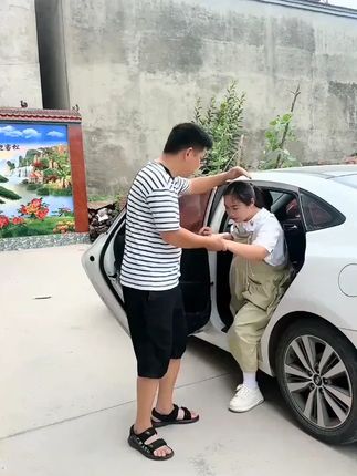 #张予曦毕雯珺真拍了红裙抱 #深情眼 #张予曦 #毕雯珺 #终于等来崔秀彬的芒种摇了
