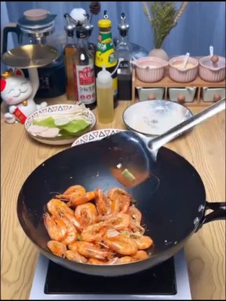迅厨家用圆形不粘铁锅,电磁炉燃气灶通用,炒菜超省心! #家用不粘锅 #圆形炒菜锅 #通用炒锅 #无涂层炒锅 #无涂层锅具