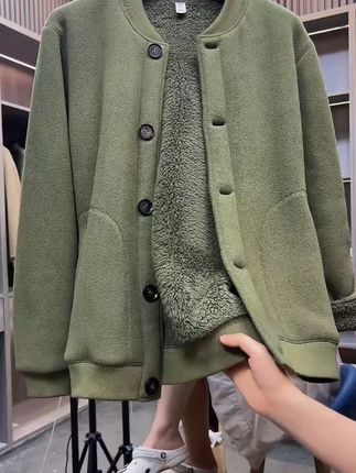 冬天衣柜里怎么能少了这件加绒加厚的保暖外套呢#今天穿什么#遮肉显瘦#慵懒风穿搭#夹克外套