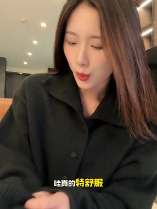老钱风宽松净版纽扣半高领设计长袖针织#慵懒风穿搭 #时尚单品 #品质男装#高级感穿搭#穿出高级感