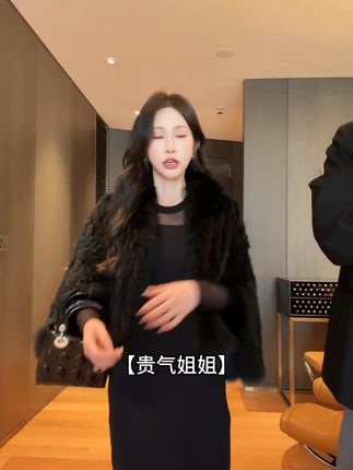 【贵气姐姐】<YiYiii>小个子时尚进口兔毛斗篷高级感女皮草外套#品质女装 #貂皮改款 #聚会穿搭 #皮草女高级感 #保暖显瘦