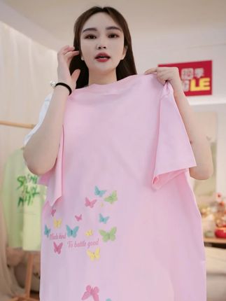 这件粉色T恤真的很好驾驭…很韩的腮红粉色氛围感! #短袖t恤 #面料舒适透气 #穿出高级感 #显白短袖 #粉色短袖