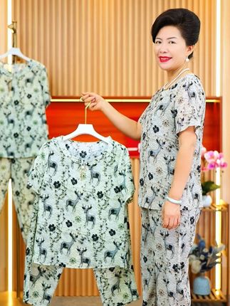 年少不懂父母恩,懂时已是中年人,父母在,人生自有来处,父母去人生只剩归途#关爱老人 #中老年女装 #奶奶装