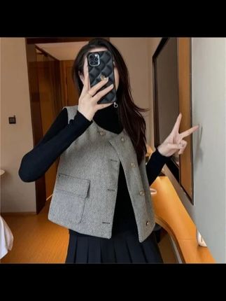 小香风西装马甲外套女春秋外穿短款法式名媛高级无袖马夹坎肩背心#休闲穿搭 #马甲 #早秋穿搭 #早秋穿搭公式来了 #小香风 @抖加🔥上热门🔥dou+🔥热点宝 @抖加小助理 #穿出高级感 #显瘦穿搭