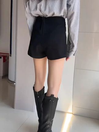 我单方面宣布终于找到了修饰腿型的靴子!!#今天穿什么 #显腿细显腿长 #抖音推广 #修饰腿型 #秋冬必备