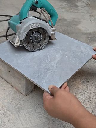 要想切割瓷砖平整光滑不崩边,那这款全瓷锯片您一定不要错过!#瓦工 #瓷砖 #切割片 #瓷砖切割