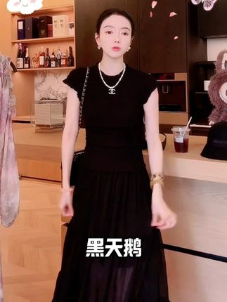 夏天穿裙子暴露身材缺陷?这条黑天鹅连衣裙3D立体剪裁,腰腹赘肉瞬间隐形,点击get显瘦10斤秘诀!#连衣裙 #穿出高级感 #显瘦穿搭 #品质女装 #精致优雅