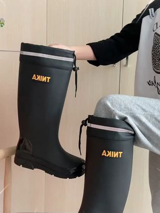 雨季来临,防滑耐磨的雨鞋套您准备好了吗?#防水鞋套 #雨天出行
