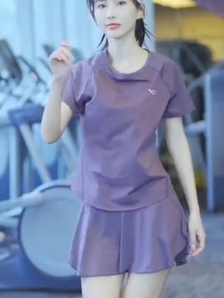 这款瑜伽服两件套,面料柔软舒适,透气亲肤,高弹力,又… #运动装  #街拍穿搭  #运动健身服  #瑜伽服  #健身服