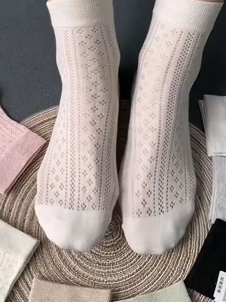 猫人桑蚕丝袜子女夏季薄款短袜防臭吸汗透气短筒袜夏天无骨中筒袜#猫人袜子 #桑蚕丝袜子 #夏季短袜 #防臭透气 #女士袜子