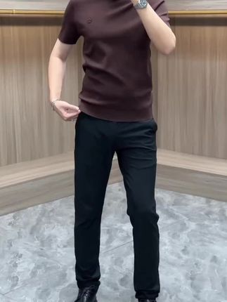 秋季男士新款轻奢针织短袖T恤,纯色刺绣超百搭! #休闲百搭T恤 #针织短袖衫 #纯色刺绣T恤 #轻奢圆领T恤 #秋季男士T恤
