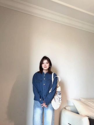 韩版高级感蓝色提花牛仔外套,女春秋穿显瘦又时髦! #宽松显瘦外套 #宽松显瘦款 #春秋牛仔服 #韩版牛仔服 #提花牛仔衣