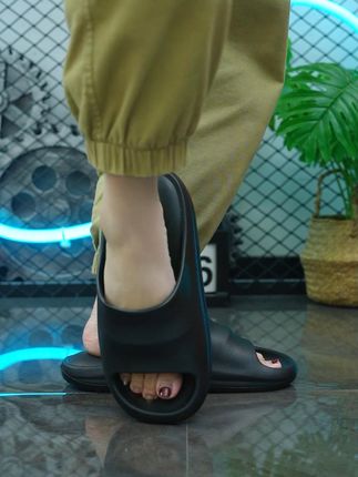 只要鞋子选得对,衣服随便你搭配#软底软面穿上超舒服 #好鞋推荐 #好穿不累脚 #脚宽脚胖都可以 #透气舒适不臭脚