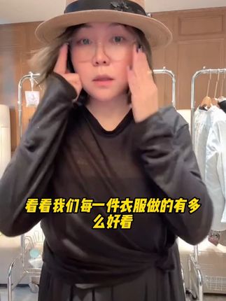 🍃COCOLINDA 100 亚麻男女通穿宽松舒适 T 恤 长袖时尚纯色圆领太百搭了!100% 亚麻面料透气舒适,男女通穿设计超贴心,情侣穿同款撒狗粮超甜💑 宽松版型对各种身材都友好,不挑性别不挑年龄。长袖设计春秋穿刚好,夏天当防晒衣也可,纯色圆领简约大气,搭牛仔裤休闲随性,配半身裙温柔慵懒,日常穿或出游穿都合适,舒服又时髦~#长袖 #长袖穿搭 #白搭上衣 #面料透气舒适 #春秋款