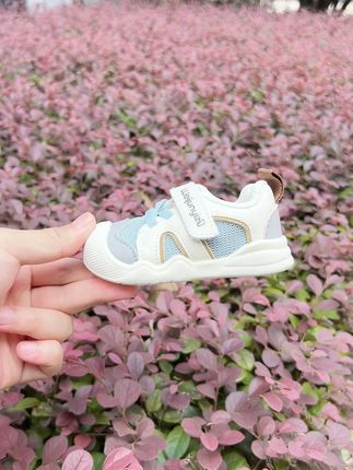 有喜欢的就戳戳我,没有的话就当逛街了呗! #软底软面穿上超舒服 #好穿又好搭 #童鞋 #炜俊亿足 #学步鞋