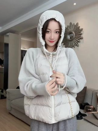 2025新款韩版女短款轻薄针织拼接棉服,宽松假两件超美! #韩版短款棉服 #针织拼接棉衣 #冬季新款棉衣 #轻薄针织外套 #韩版短款棉衣