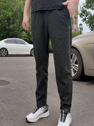 斐乐的早秋新款,面料亲肤舒适 #百搭裤子#品质男装#户外穿搭#男士休闲裤#男士必备